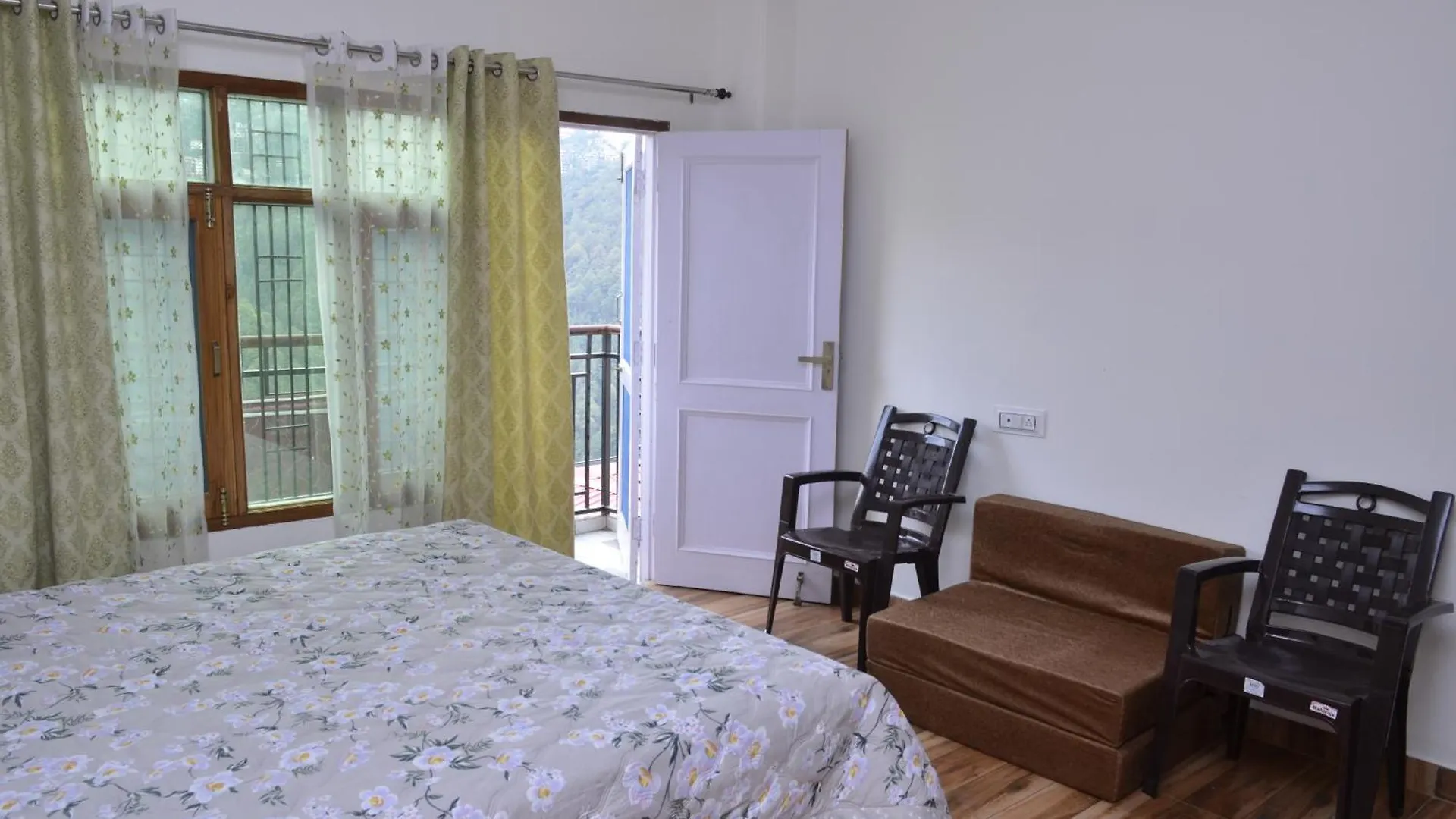 Family Nest Apartment Shimla