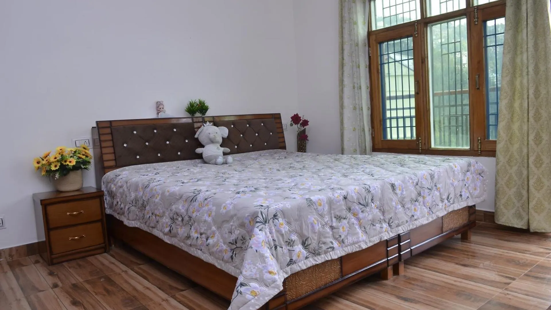 Family Nest Apartment Shimla